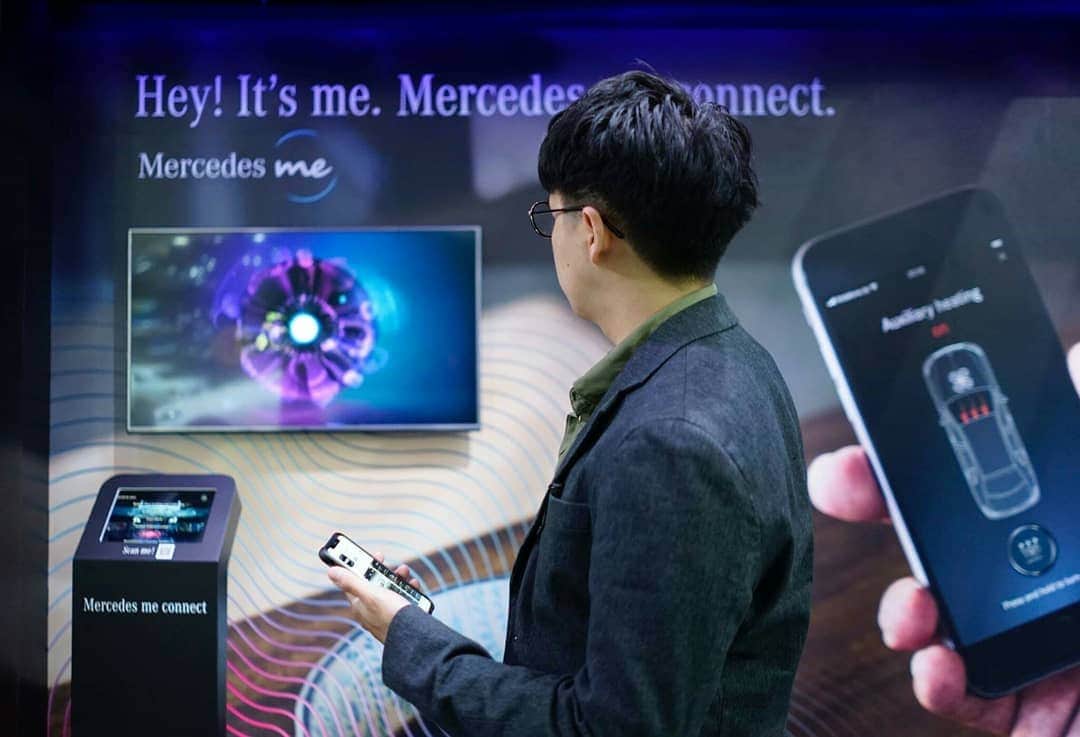 Mercedes-Benz Thailandさんのインスタグラム写真 - (Mercedes-Benz ThailandInstagram)「ร่วมสัมผัสประสบการณ์สุดพิเศษกับนวัตกรรมสุดล้ำที่บูธ Mercedes me connect กับการรวบรวมที่สุดแห่งเทคโนโลยี ที่เปลี่ยนไลฟ์สไตล์แห่งการขับเคลื่อนสู่ยุคใหม่ เพื่อตอบโจทย์การใช้ชีวิตที่สมบูรณ์แบบ มาร่วมค้นหาคำตอบได้ที่งาน Bangkok International Motor Show ครั้งที่ 40  วันนี้ – 7 เม.ย. 2562 อิมแพ็ค ชาเลนเจอร์ ฮอลล์ 3 เมืองทองธานี จันทร์ – ศุกร์ 12.00 - 22.00 น.  เสาร์ – อาทิตย์ และวันหยุดนักขัตฤกษ์ 11.00 - 22.00 น.  อ่านข้อมูลเพิ่มเติมเกี่ยวกับ Mercedes me connect ได้ที่: www.mercedes-benz.co.th/mercedesme  #MotorShow2019 #40thBIMS #MercedesBenz #MercedesMe #MercedesBenzThailand」4月1日 18時54分 - mercedesbenzthailand