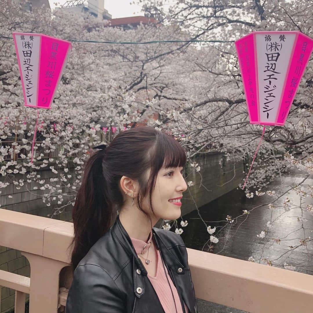 日下部美愛のインスタグラム：「平成最後のお花見🌸(平成最後って言いたいだけ) #中目黒 #桜 #お花見 #blossom #photo #japan #model #me #code #fashion #makeup #followme #instagood #camera #instadaily #dailylook #ootd #한국 #맞팔 #사진 #데일리 #데일리룩 #인스타사진 #粉我 #偶像」