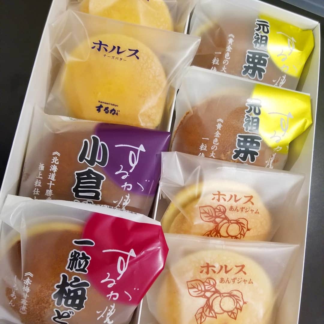 のインスタグラム：「3月末でオフィスを移転された会員さんからいただきました！ 春は出会いと別れの季節ですね。。いいオフィスは、新しいことに挑戦する人を応援しています！ 月額利用の会員さまも募集しておりますので、ぜひご連絡ください。 #コワーキングスペース #シェアオフィス #いいオフィス #いいオフィス上野 #新御徒町 #4月1日 #どらやき #ノマド #登記 #フリーランス #スタートアップ #会議室」