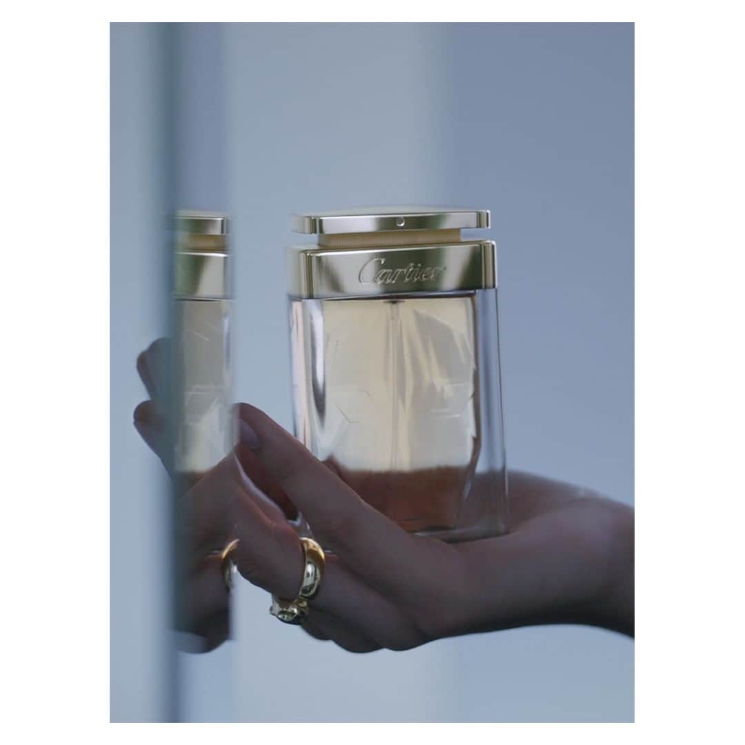 カルティエさんのインスタグラム写真 - (カルティエInstagram)「The grace of a feline. Introducing La Panthère Eau de Parfum and Eau de Toilette, imagined by the Maison's in-house perfumer, Mathilde Laurent. #PanthèredeCartier #CartierParfums」4月1日 19時10分 - cartier