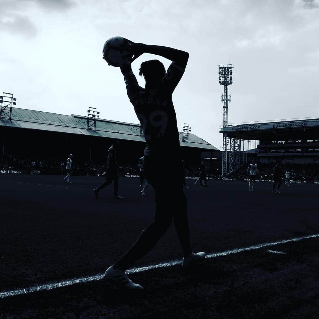 プレミアリーグさんのインスタグラム写真 - (プレミアリーグInstagram)「Name the stadium, and for a bonus point, name the player... . #PL #PremierLeague」4月1日 19時10分 - premierleague