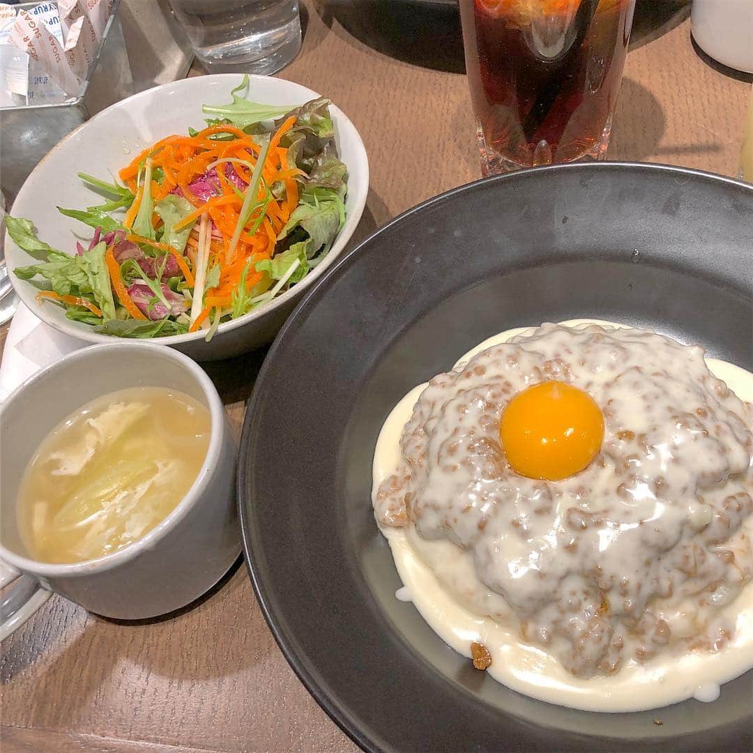 谷中唯彩さんのインスタグラム写真 - (谷中唯彩Instagram)「池袋のチーズキーマカレー🧀 . ランチはカレー+サラダ+卵スープ+ドリンク+プチデザートで1300円！ お腹いっぱいになるしチーズ美味しかった☺️❤️ . 📍cheese cheese ＆meat 東京都豊島区南池袋２丁目２７−５, カテイビルB1F . #cafe #cheese #cheesecheesemeatcomte #チーズカレー #池袋カフェ #池袋ランチ #카페 #치즈 #이케부쿠로 #맛집」4月1日 19時17分 - yuisa_erg