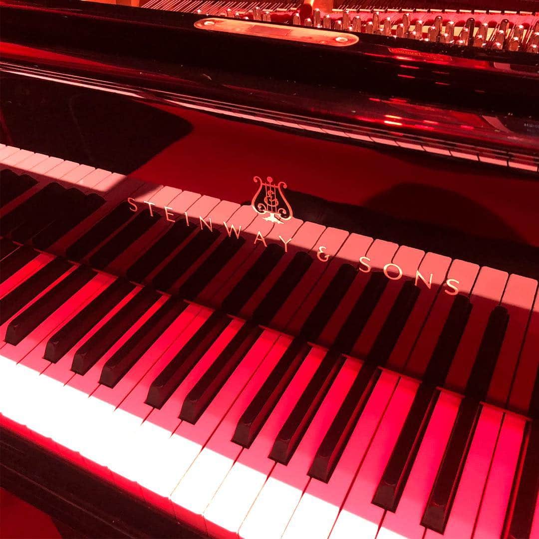 上杉洋史のインスタグラム：「519850 D #piano #steinway #venue #todayspiano #instapiano #pianophotography #iwasakihiromi #concert」