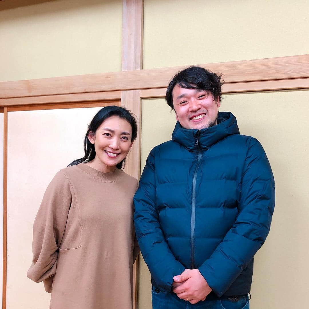 田中美里さんのインスタグラム写真 - (田中美里Instagram)「ひと足先にクランクアップ。 新元号「令和」の発表。 そして、そんな今日は坂本監督のお誕生日。 盛りだくさんの一日でした！  #映画 #もみの家 #富山 #坂本欣弘監督  #お誕生日おめでとう #共演者のみなさん #クランクアップおめでとう #全体のクランクアップまであと少し #4月1日 #令和」4月1日 19時33分 - misatotanaka77