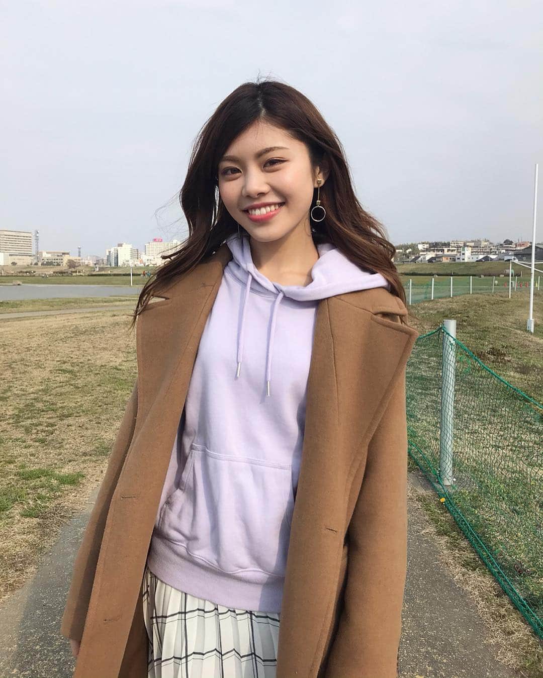 池田真子さんのインスタグラム写真 - (池田真子Instagram)「この前の♩ ． ． ． #寒かった #いつになったら #温かくなるんや #撮影 #ロケ #fragile #カバー #コーデ #カジュアル #カジュアルコーデ #パーカーコーデ #お洒落さんと繋がりたい  #ファッション #instafashion #instagood  #cordinate #fashion #casualstyle #code #gu #hm #love #ootd  #데일리룩 #옷스타그램 #패션아이템 #멋스타그램」4月1日 19時28分 - mako_ikeda