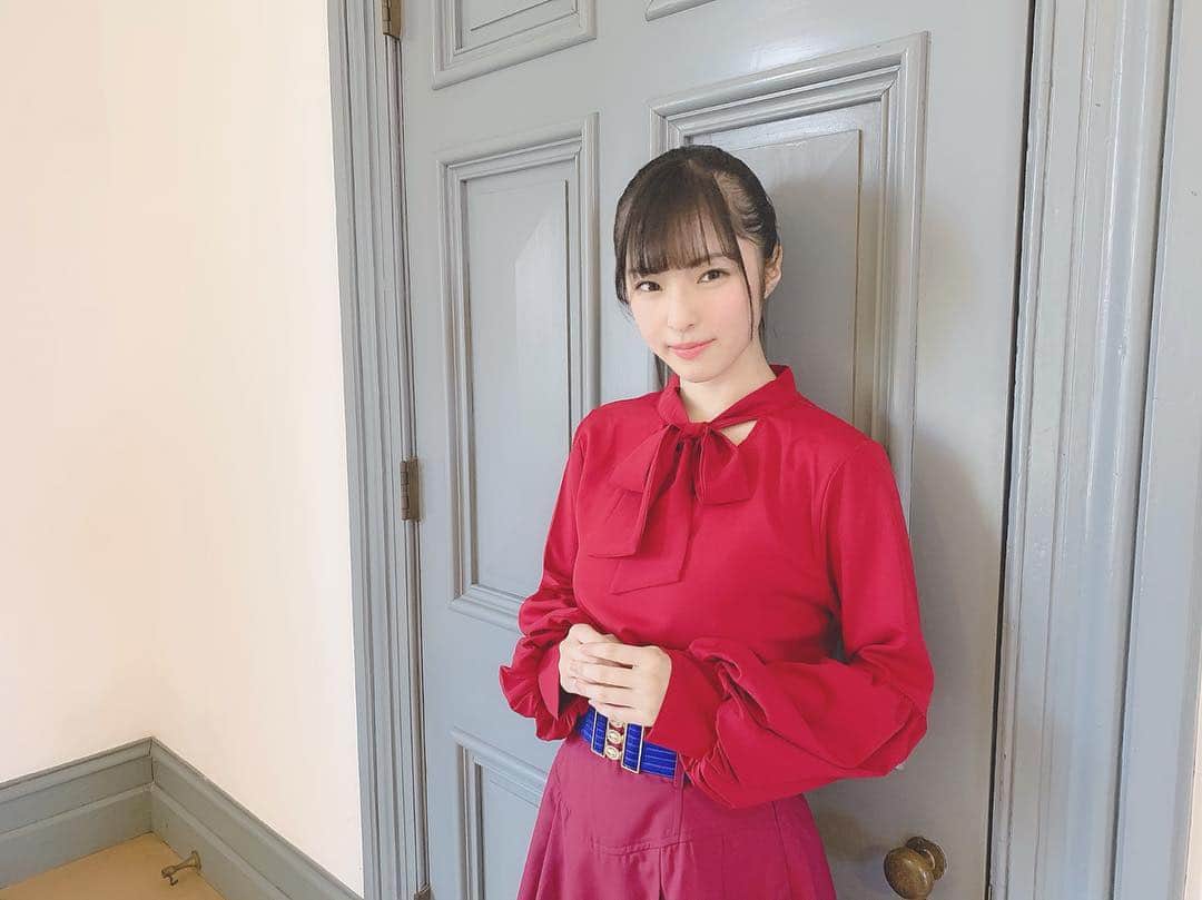大塚七海のインスタグラム：「ㅤㅤㅤㅤㅤㅤㅤㅤㅤㅤㅤㅤㅤ ロケ生写真のオフショットです！ ㅤㅤㅤㅤㅤㅤㅤㅤㅤㅤㅤㅤㅤ 今月は洋館へ行きました！幻想的で、とても素敵な場所でした。 また行きたいなーー。 ㅤㅤㅤㅤㅤㅤㅤㅤㅤㅤㅤㅤㅤ #オフショット #洋館」
