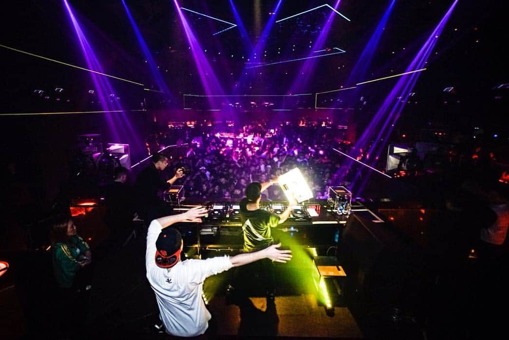 DAISHI DANCEさんのインスタグラム写真 - (DAISHI DANCEInstagram)「2019.3.31.SUN @ai.nightclub #AiNightClub #Taiwan #Taipei #台湾 #台北  多謝 謝謝 #DAISHIDANCE #ダイシダンス #DJ #DJLIFE #DJBOOTH #CLUB  Pic by @keiwalkerr」4月1日 19時42分 - daishidance666