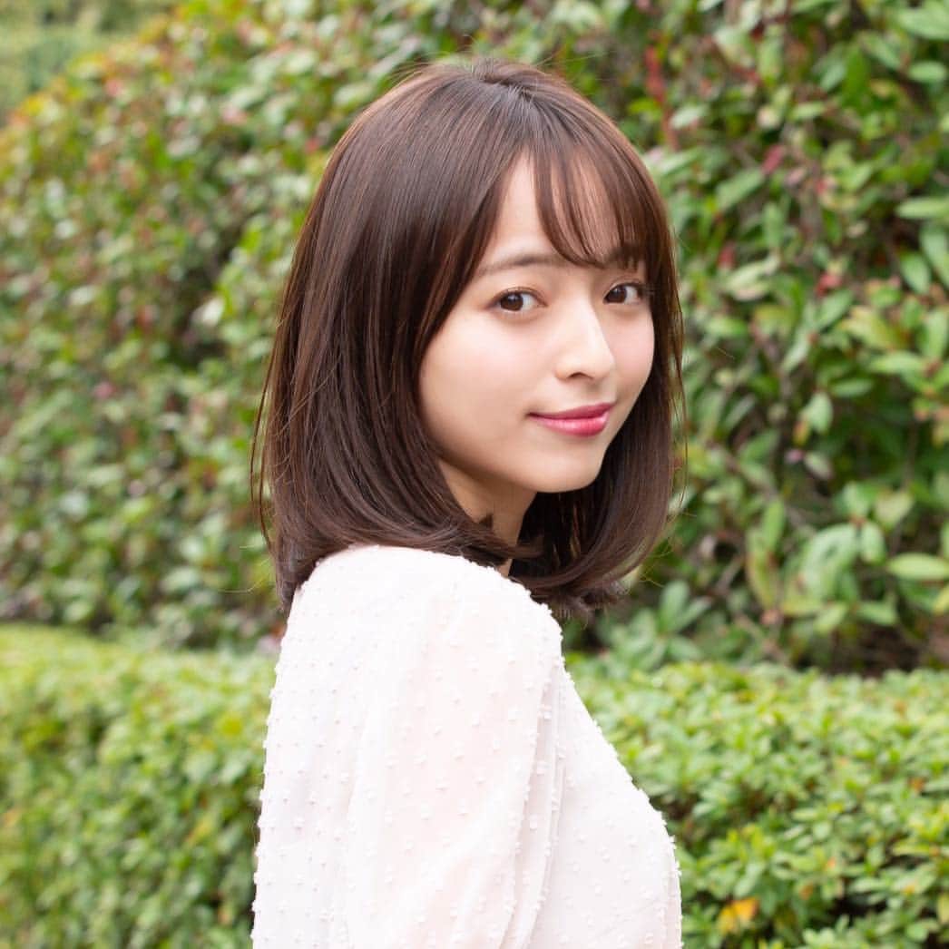 のインスタグラム：「4月1日からレプロエンタテインメントさんに所属して活動していくことになりました🌸 今後も応援よろしくお願い致します🙇‍♀️ 那津はひらがな表記になりました☺️ ぜひ覚えてください〜！ #黒口なつ」