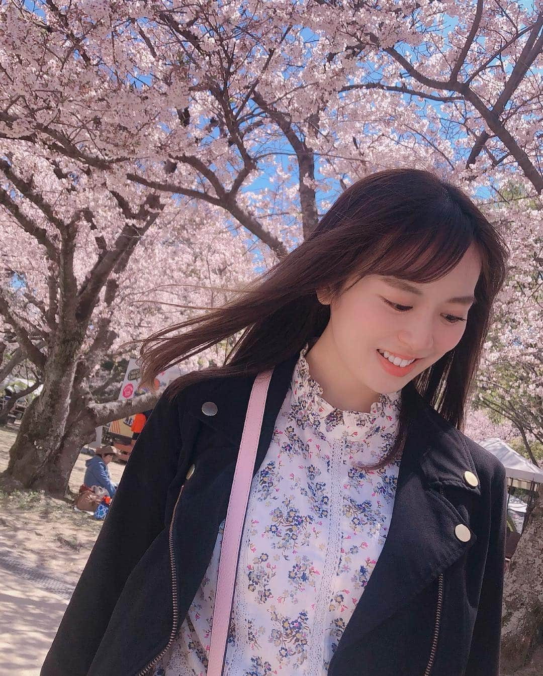 坂口理子さんのインスタグラム写真 - (坂口理子Instagram)「お花見🌸 いってきた☺️舞と🥺 #お花見 #舞鶴公園 #桜 #🌸」4月1日 20時03分 - ricopi__hkt48