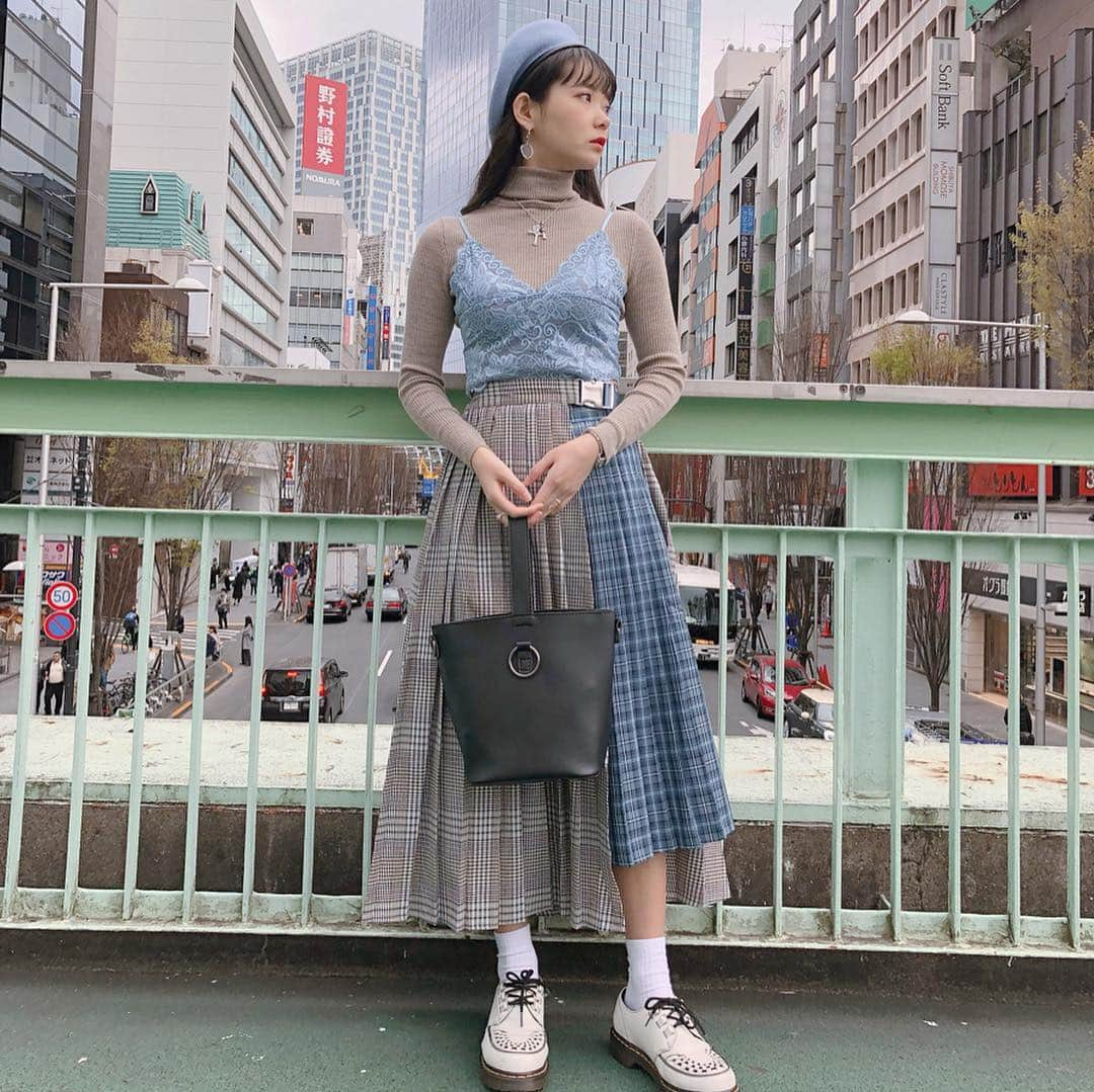 mimさんのインスタグラム写真 - (mimInstagram)「水色コーデ。 大好きな水色 ブランドはタグ付けしてるよ  #me#mim_ootd#fashion#photo#instagood#followme#jouetie#uniqlo#aymmy#amijed#drmartens」4月1日 20時05分 - mim_11_11