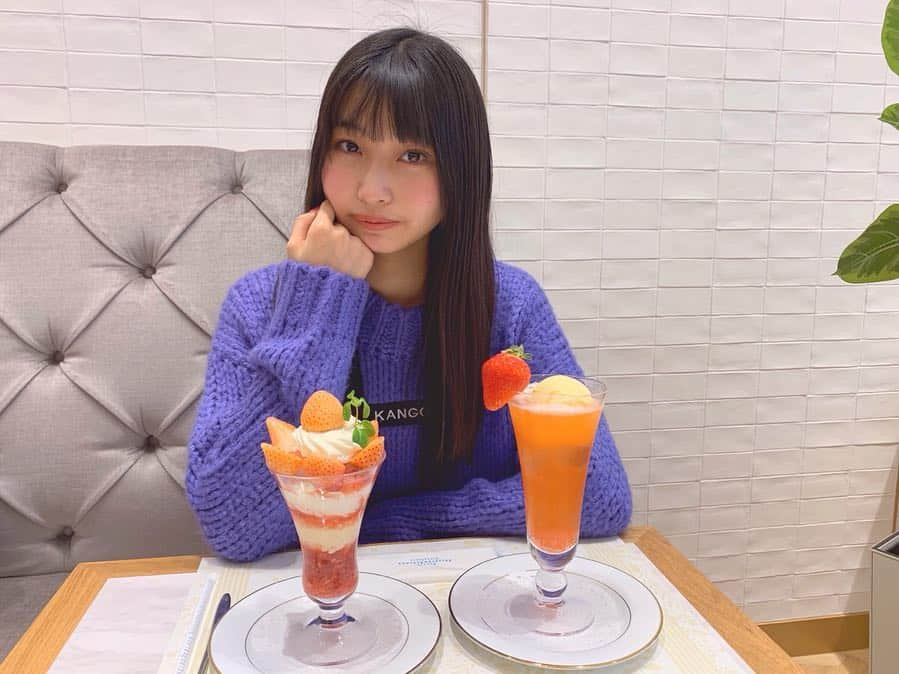 本島莉々果さんのインスタグラム写真 - (本島莉々果Instagram)「🍓🍓🍓 ⋆⑅ ⋆⑅ ⋆⑅ SHISEIDO PARLOUR SALON DE CAFE 🍓福岡県産苺「淡雪」のスペシャルパフェ 🍓季節のサイダー ⋆⑅ 🍓づくしで幸せ👼 淡雪はちょっと赤めだったけど甘くて美味しかった。 ⋆⑅ ⋆⑅ #資生堂パーラー  #福岡県産 #淡雪 #スペシャルパフェ  #いちごパフェ  #季節のサイダー  #いちごづくし  #🍓 #川崎カフェ #川崎cafe」4月1日 20時14分 - motoshimaririka