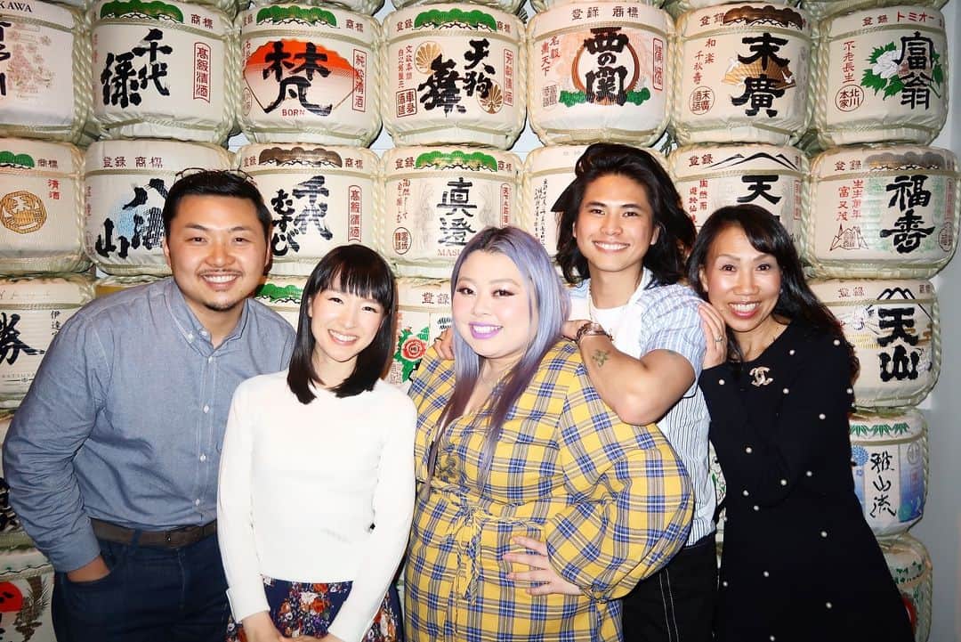 稲木ジョージのインスタグラム：「Last night was full of spark joy🤩💎 Love seeing Japanese people doing cool stuff internationally 🥰🌎 奇跡なのか、必然なのか、ニューヨークでこのメンバーで、新元号の移り変わりを目撃したー🥰日本人が、インターナショナルに活躍しているのを見ていると、嬉しい😇切磋琢磨してこーイヤホイ😎」