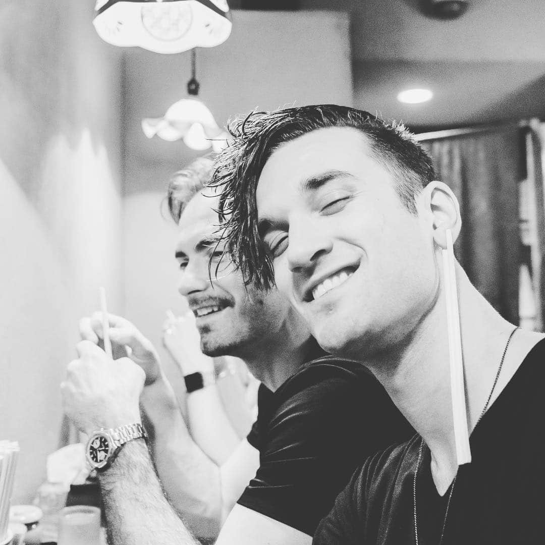 ジー・ヘイルさんのインスタグラム写真 - (ジー・ヘイルInstagram)「Happy Birthday to my little brother and partner in Rock n Roll crimes... @arejayhale . You are the GREATEST April Fools Day joke ever conducted! Love you little buddy... I’m so proud of everything you are doing and everything that you are! -Sis」4月1日 20時28分 - officiallzzyhale