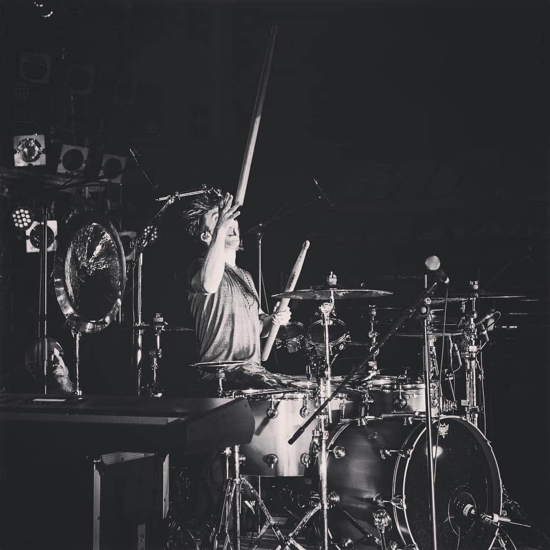 ジー・ヘイルさんのインスタグラム写真 - (ジー・ヘイルInstagram)「Happy Birthday to my little brother and partner in Rock n Roll crimes... @arejayhale . You are the GREATEST April Fools Day joke ever conducted! Love you little buddy... I’m so proud of everything you are doing and everything that you are! -Sis」4月1日 20時28分 - officiallzzyhale