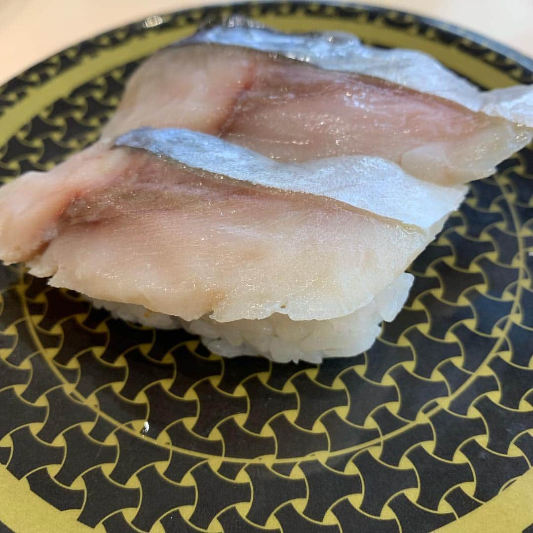 飯田カヅキさんのインスタグラム写真 - (飯田カヅキInstagram)「寿司美味し。  #寿司 #しめさば #sushi」4月1日 20時29分 - kazukiiida_strange