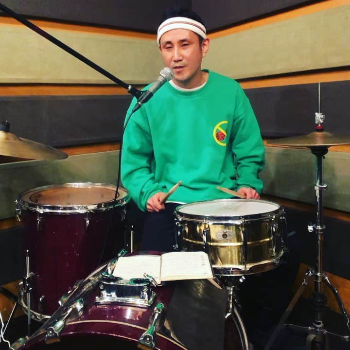 おたこぷーのインスタグラム：「ドラム漫談 #7 俺のオヤジは留学生 #ガードアイランド下北沢ウエスト店 #ドラム漫談 #お笑い芸人 #おたこぷー #熊本#天草 #プーアンドムー #ドラム#お笑い#福岡 #脇山口#おタコのくせに」