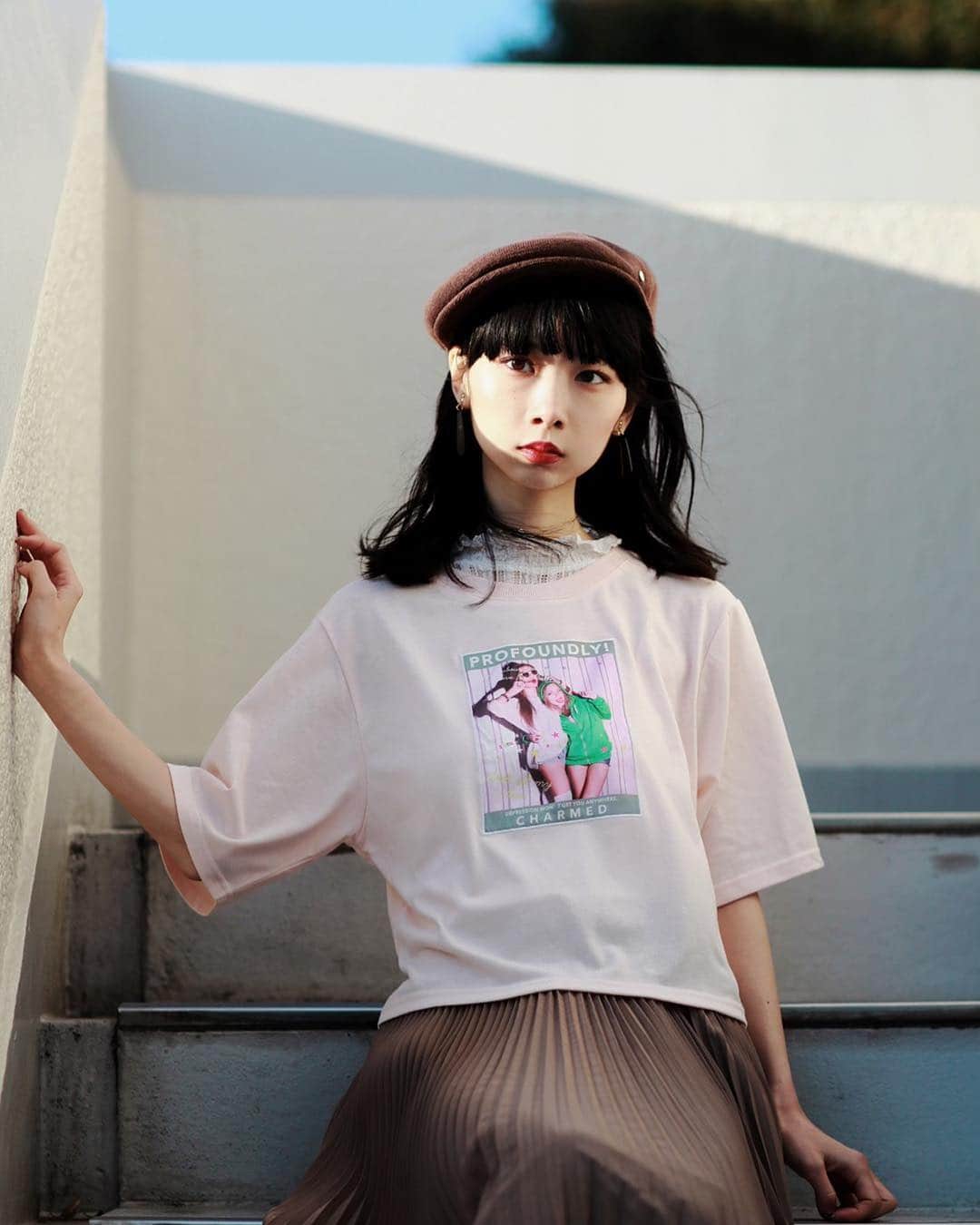 老月ミカさんのインスタグラム写真 - (老月ミカInstagram)「６日目 【ピンク プリントTシャツ】 @grshimamura ¥980 (税込) 普段着ないようなテイストですがフォトTを着ることによって、カジュアルすぎずクリーンなスタイリングに。1週間分着回しができるぐらいコーディネートのバリエーションがつくれます。  #フォトプリであそぼう#しまむら1週間コーデチャレンジ #着回しコーデ#プリントTシャツ #しまむら#しまパト#しまむらパトロール #プチプラコーデ#プチプラ#しまむら_PR」4月1日 21時10分 - oreo.oreo.m