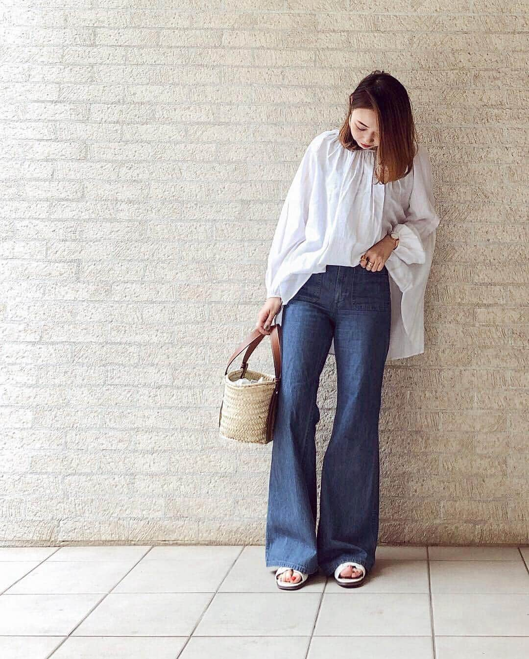 nanaさんのインスタグラム写真 - (nanaInstagram)「ㅤ ㅤ 2019.4.1 Mon #nanacoordinate 𓇼 ななコ 🐼ㅤ ㅤ ㅤ white 𓇬 denim 𓃺𓇼 blogに詳しく書きます✎*。 ━━━━━☞blogへはtopからﾄﾍﾞﾏｽ𓅩𓂃 ㅤㅤ ㅤ ㅤ 展示会ｶﾗ発売を楽しみにしてた @uniqlo のｺﾚｸｼｮﾝ𓆸*ﾟ #HANATAJIMA 𓂅 発売日にﾓﾁﾛﾝget𓂬𓂬𓂬 ㅤ ﾒﾁｬｸﾁｬ可愛い❤︎❤︎ ㅤ ﾌﾜﾝﾎﾟﾜﾝ𓋜なﾁｭﾆｯｸは#ギャザーストライプチュニック𓇼 絶対ﾃﾞﾆﾑで合わせたかったﾔﾂ𓀠𓀠  こーゆーｽﾀｲﾘﾝｸﾞ大好き❤︎ ㅤ ﾃﾞﾆﾑも#uniqlo のん𓂅 ﾄｲｳﾜｹﾃﾞ#上下ユニクロ部 𓀤𓀤𓀤 ㅤ ㅤ ㅤ ㅤ #令和 ……なんか未だﾌｰﾝって感じﾃﾞｽ𓃻 元号変わるのを2回経験するなんて𓀠 ㅤ ㅤ ㅤ ㅤ  ㅤ #uniqloginza #uniqloginza2019ss #denim #デニム #outfit #fashion #ootd #coordinate #大人カジュアル  #locari mery  #beaustagrammer  #シンプルコーデ #プチプラコーデ  #mineby3mootd #instafashion #fashionblogger #fashionista #데일리록 #코디 #옷스타그램 #멋스타그램 #穿搭 #오오티디  #패션스타그램일상」4月1日 21時12分 - nanapanda517