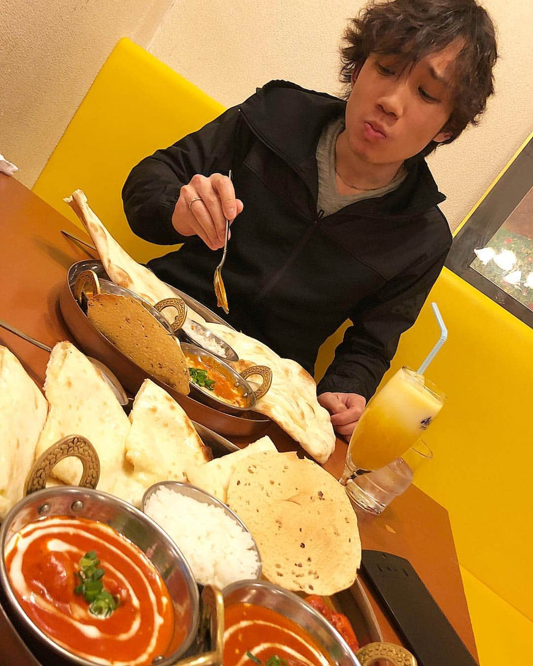 吉野晃平さんのインスタグラム写真 - (吉野晃平Instagram)「稽古前の食事。 withナン島将貴  PIW2019お楽しみに。  #中島将貴 #PIW2019 #PrinceIceWorld2019」4月1日 21時25分 - kohei_88_yoshino