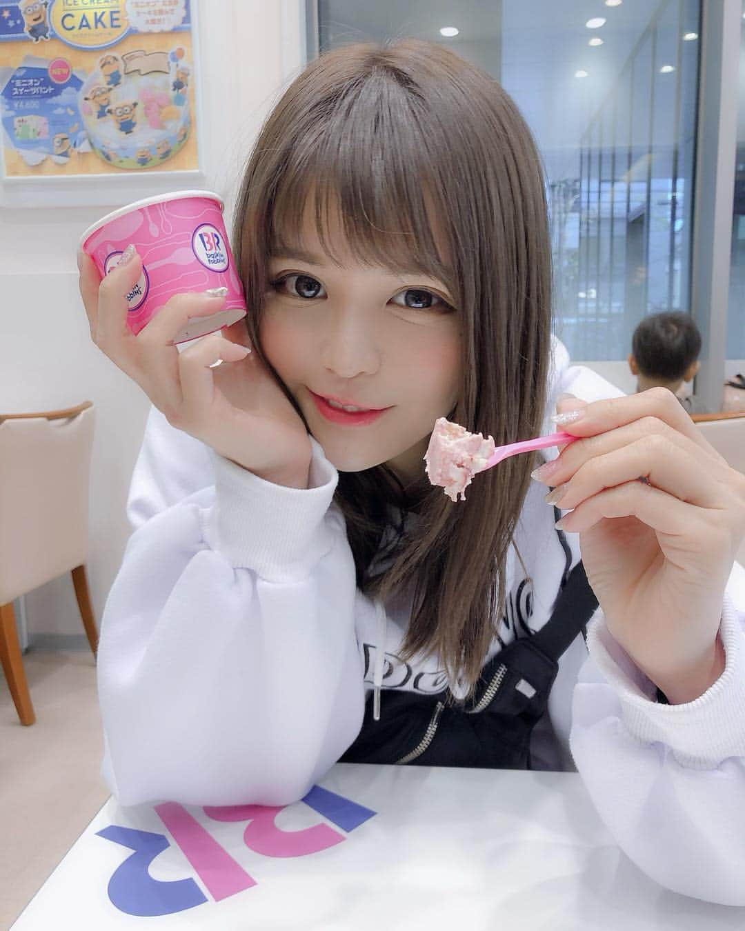 ななぴさんのインスタグラム写真 - (ななぴInstagram)「美味しい？🍦」4月1日 21時20分 - __nanapgram__