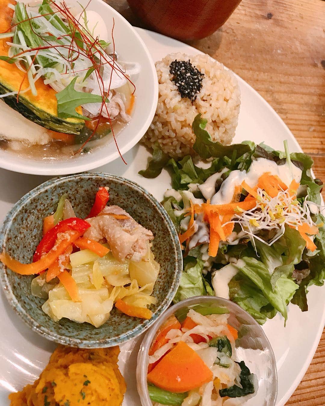 八軒あやねのグルメインスタ