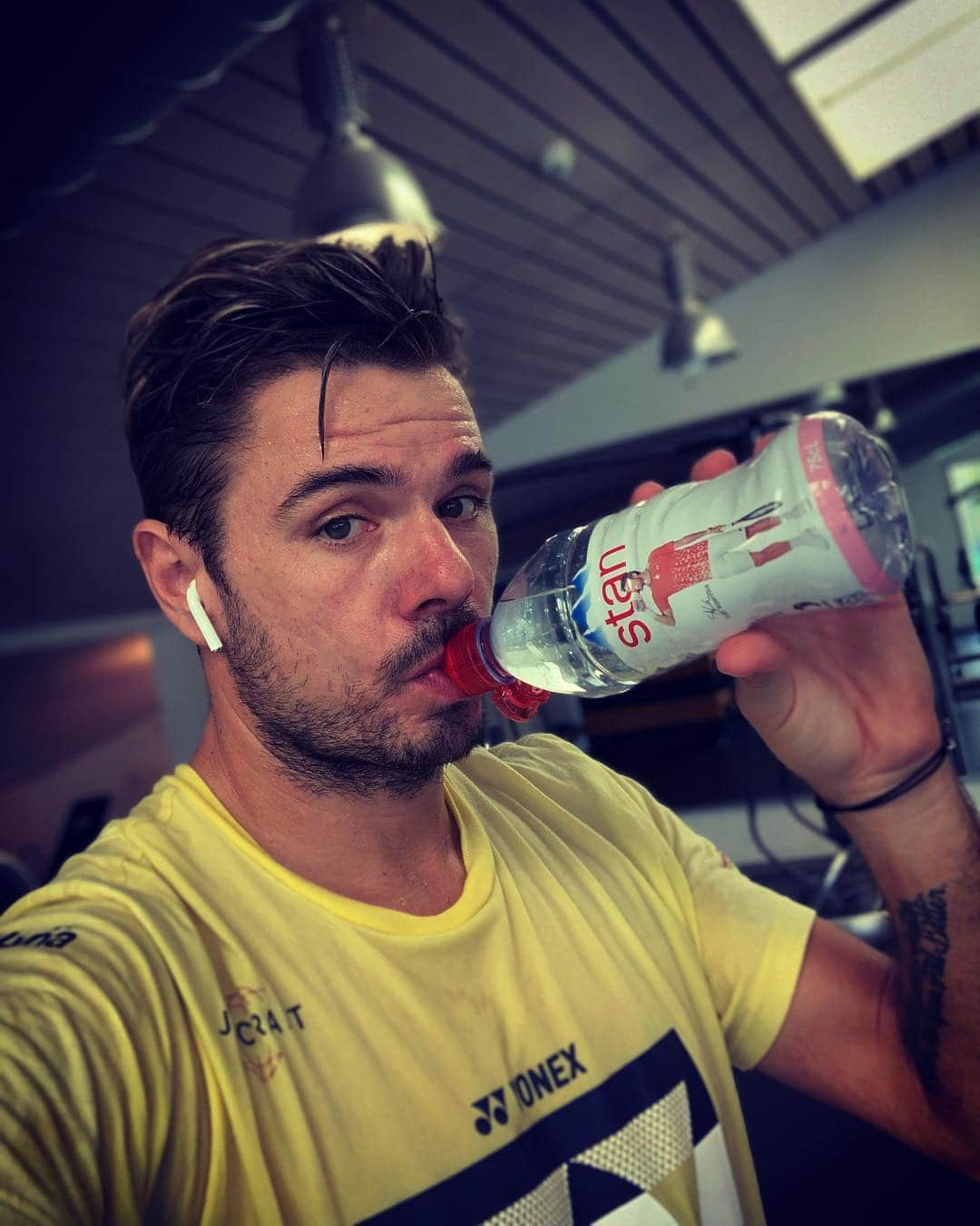 スタニスラス・ワウリンカさんのインスタグラム写真 - (スタニスラス・ワウリンカInstagram)「🏋🏻‍♂️🏃🏻‍♂️💧💥 #mondaymotivation #evian #hardwork #enjoytheprocess #fun #stantheman」4月1日 21時36分 - stanwawrinka85