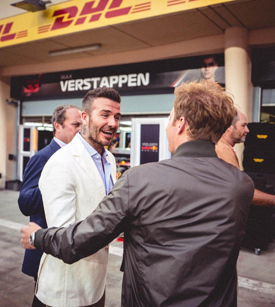 ニコ・ロズベルグさんのインスタグラム写真 - (ニコ・ロズベルグInstagram)「good to see you at our sport @davidbeckham 🙌🏻 #f1 #formulaone #bahraingp #formula1 #davidbeckham #verstappen」4月1日 21時46分 - nicorosberg