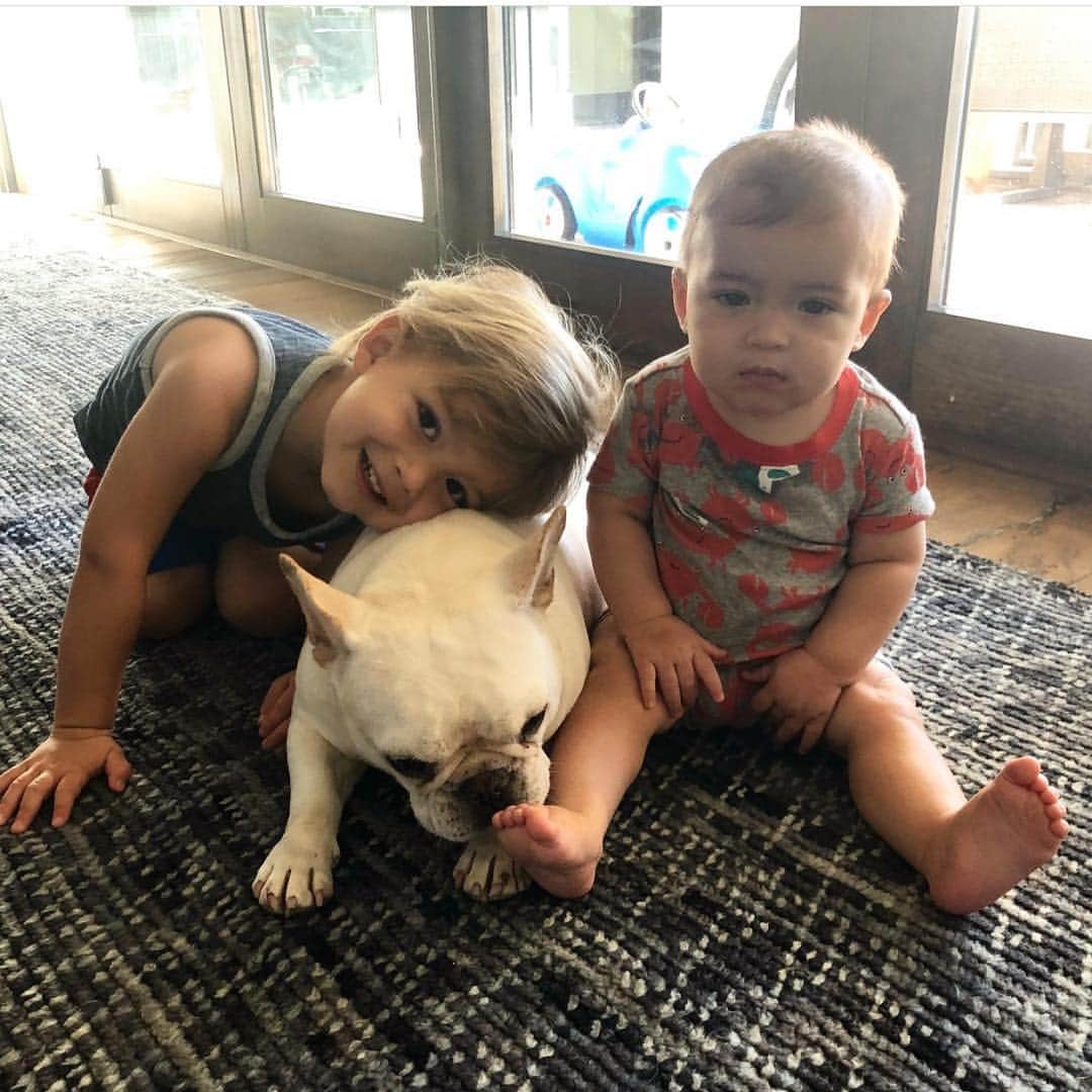 E! Onlineさんのインスタグラム写真 - (E! OnlineInstagram)「Baby #3 is on the way for Olympic G.O.A.T, Michael Phelps & his wife. Swim up to the link in our bio for more on this adorable family of five! 🏊‍♂️ (📷: @m_phelps00 @mrs.nicolephelps)」4月1日 21時57分 - enews