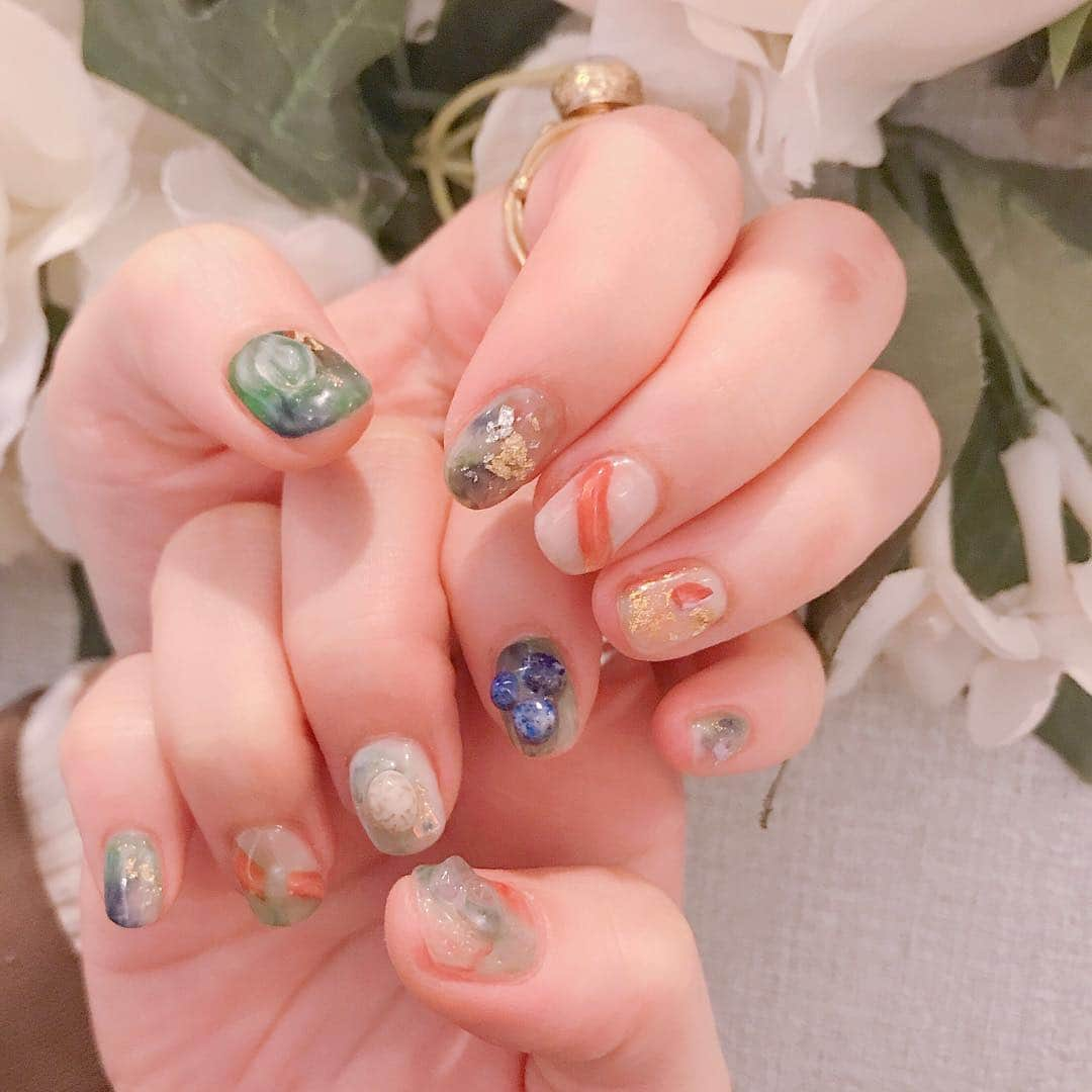 なかやまちえこさんのインスタグラム写真 - (なかやまちえこInstagram)「天然石ネイル💅 #nail #nails #nailart #ネイル #美甲 #ネイルアート  #clou #nagel #ongle #ongles #unghia #japanesenailart #manucure #네일 #젤네일 #네일아트 #네일리스트 #japanesenails #manicurist #gelnails #鉱石ネイル #ストーンネイル #stonenails #天然石ネイル⠀ デザインはお伝え頂いて😌🙏」4月1日 22時00分 - chiekonakayama