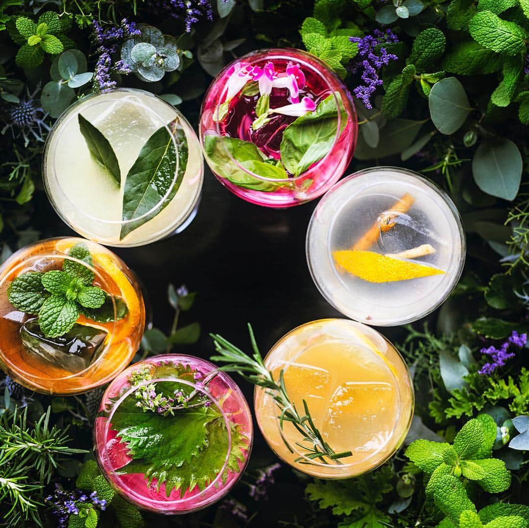 Andaz Tokyo アンダーズ 東京さんのインスタグラム写真 - (Andaz Tokyo アンダーズ 東京Instagram)「Explore the country with Gin Fizz Cocktails at the Rooftop Bar 🇯🇵 Inspired by famous cities around Japan, try the Hiroshima Gin Fizz made with Sakurao Gin and Sakura Liquor for a taste of #Spring 🌸🍹 https://bit.ly/2JVmsdK - 🍸ルーフトップ バー スプリング ジンフィズ https://bit.ly/2uG8xha」4月1日 22時10分 - andaztokyo