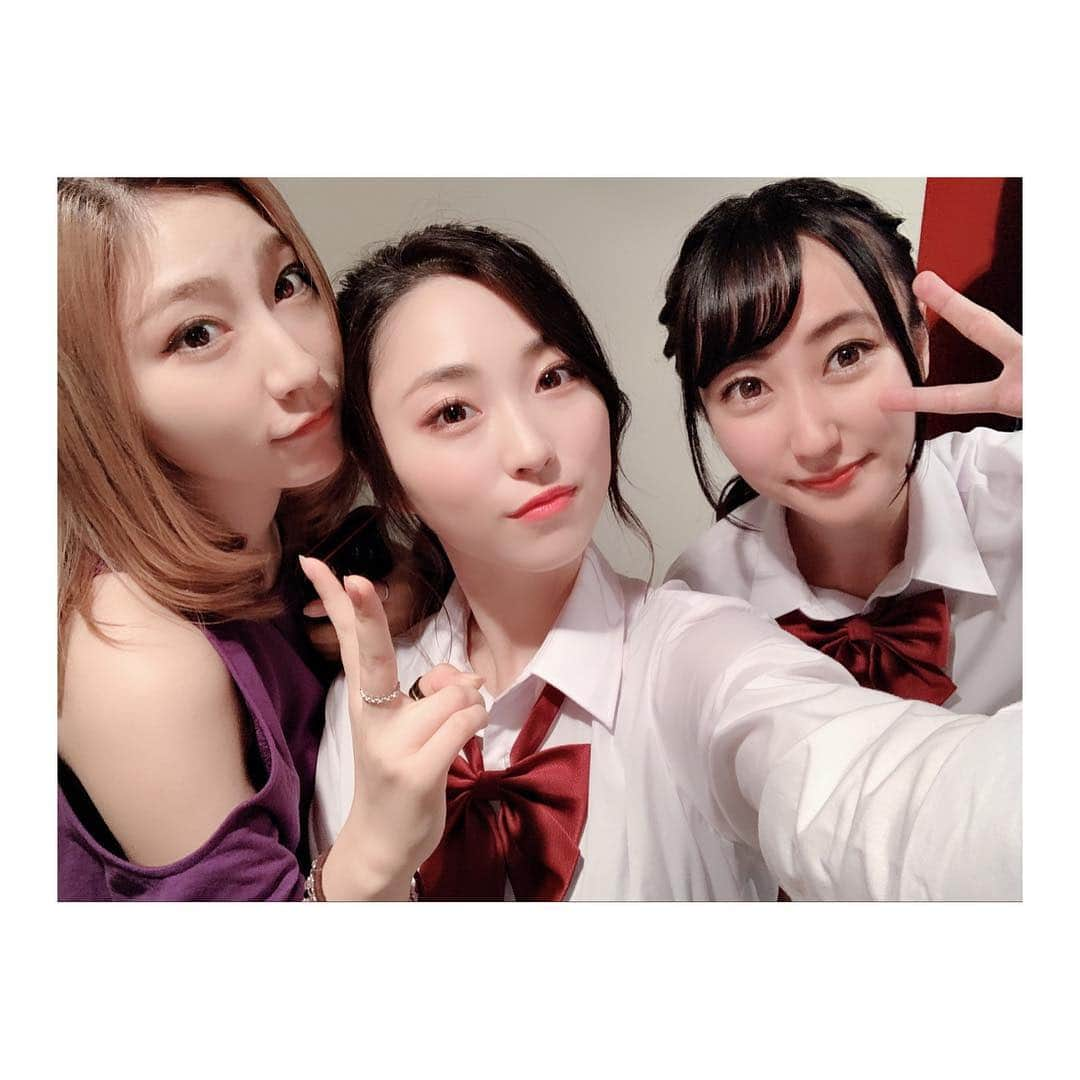 鈴木友梨耶さんのインスタグラム写真 - (鈴木友梨耶Instagram)「. . .  カーテンコールありがとうございました！  キャストのみんながほんっとに優しくて楽しくて💓  こんなに仲良くなれると思わなかった⭐️ 写真たくさんあるからスクロールして♪ 。 。 。 。  #カーテンコール #舞台 #鈴木友梨耶 #ROSEAREAL #jk #制服 #大好き」4月1日 22時13分 - yuriyasuzuki_828