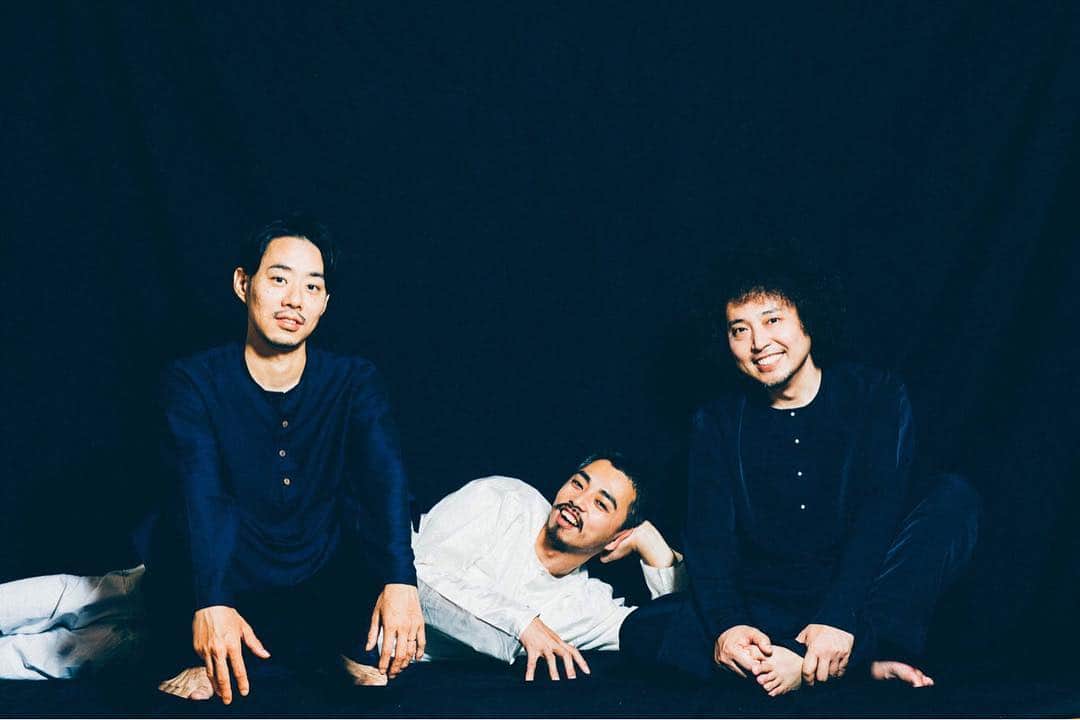 環ROYのインスタグラム：「. U-zhaan×環ROY×鎮座DOPENESS // 4月20日 茨城 結城駅周辺 複数会場 - 結いのおと 2019 , 4月27日 京都 南丹 スチールの森 - ボタとサーカス 2019 #Uzhaan #鎮座DOPENESS #環ROY」