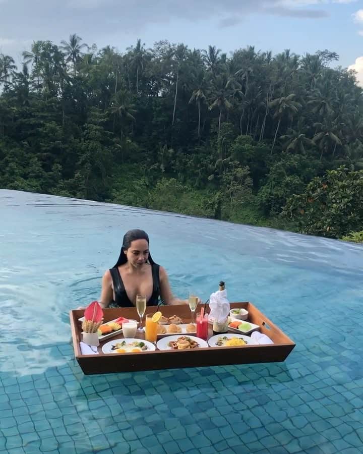 bestvacationsのインスタグラム：「By @whatthechic 🌴 How to breakfast in Bali, Indonesia 🇮🇩」