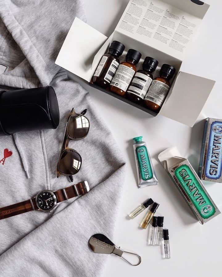 Marvis®️ Official Partnerさんのインスタグラム写真 - (Marvis®️ Official PartnerInstagram)「Stay groomed. 👍🏽 @_the.minimalist_⠀⠀⠀⠀⠀⠀⠀⠀⠀ .⠀⠀⠀⠀⠀⠀⠀⠀⠀ .⠀⠀⠀⠀⠀⠀⠀⠀⠀ .⠀⠀⠀⠀⠀⠀⠀⠀⠀ .⠀⠀⠀⠀⠀⠀⠀⠀⠀ #luxurylife #littleluxuries #cobigelow#marvis #marvistoothpaste#morningswithmarvis #showusyourflavor#healthyteeth #pearlywhites #topshelf#topshelfie #itgtopshelfie #beautyjunkie#flavor #beautyrituals #healthandwellness#morningroutine」4月1日 23時03分 - marvis_usa