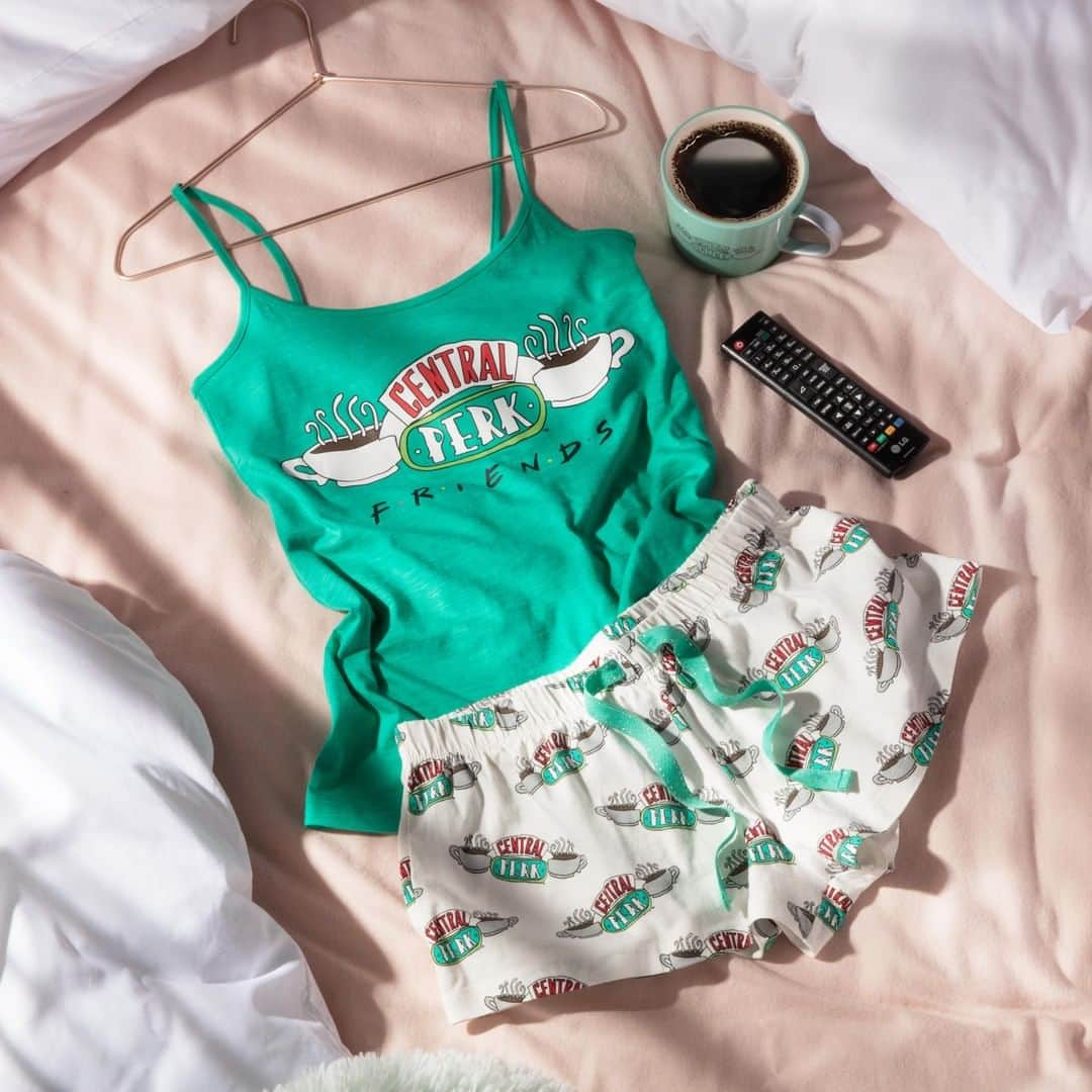 プリマークさんのインスタグラム写真 - (プリマークInstagram)「A little Monday perk up ☕️ PJ Set £6/€7/$8 #Primark #Friends25 #PJs」4月1日 23時00分 - primark