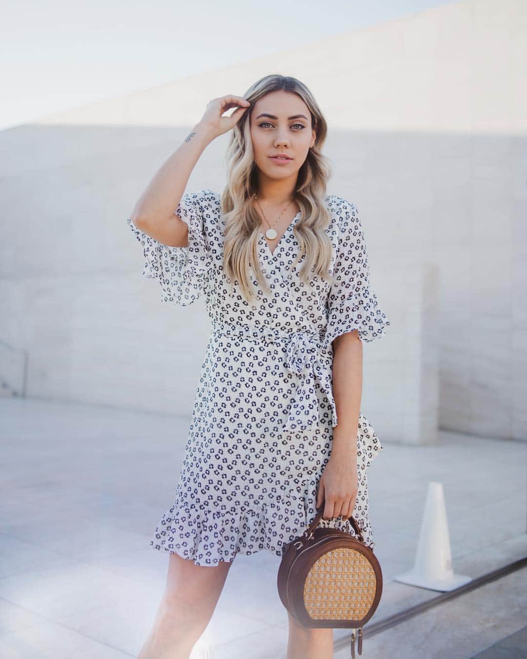 Camden Scottのインスタグラム：「#Sponsored Big spring energy after styling my new INC bag from @macys! Can’t wait to see how @closetvomitfashion continues the #FindRemarkable thread with her take on the look! 📷 credit: @biuh」