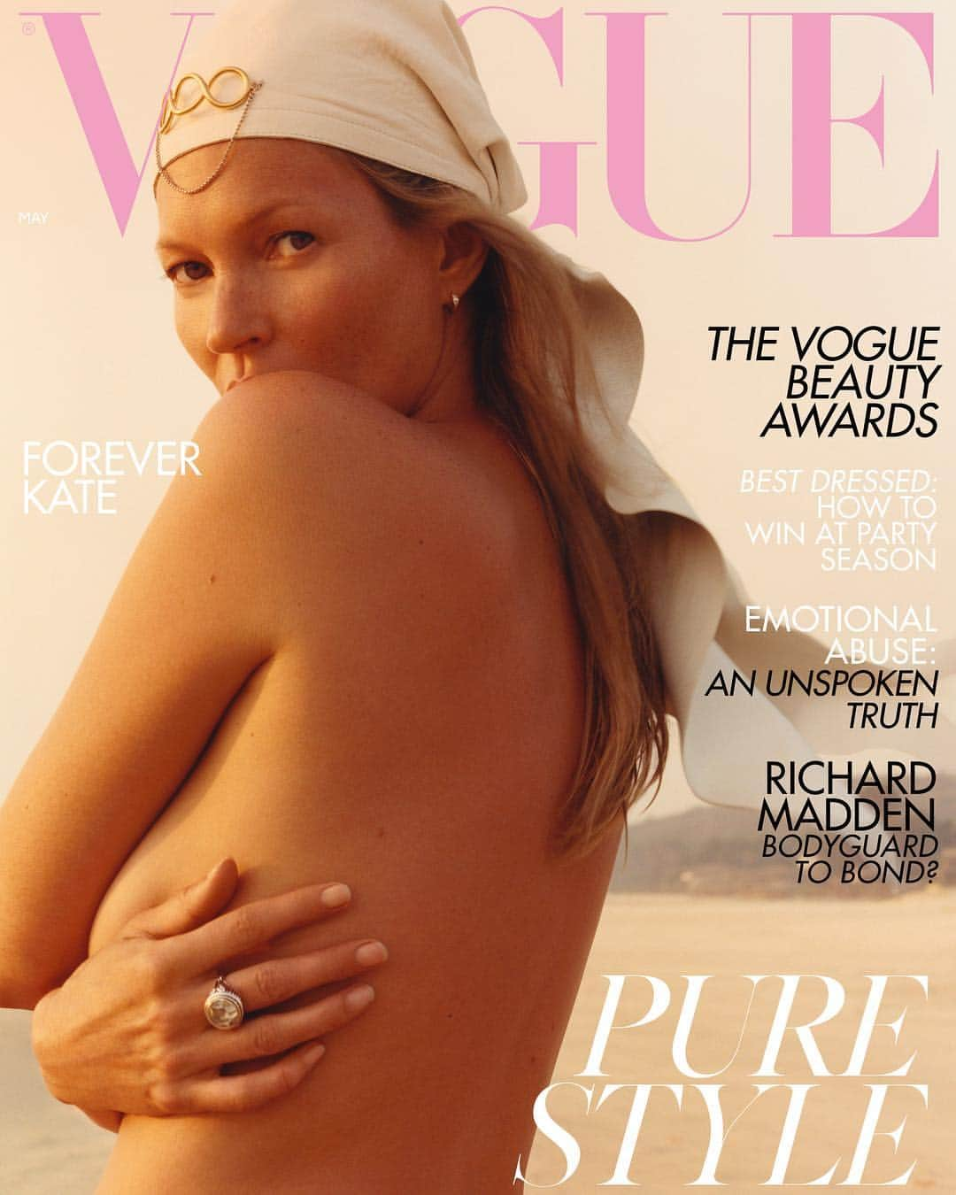 British Vogueさんのインスタグラム写真 - (British VogueInstagram)「Kate laid bare. Forever compelling, contributing editor #KateMoss stars on three special covers for the May issue of #BritishVogue, on newsstands Friday 5 April.  Photographed by @Jamie.Hawkesworth and styled by @KateMossAgency wearing @JW_Anderson.」4月1日 23時04分 - britishvogue