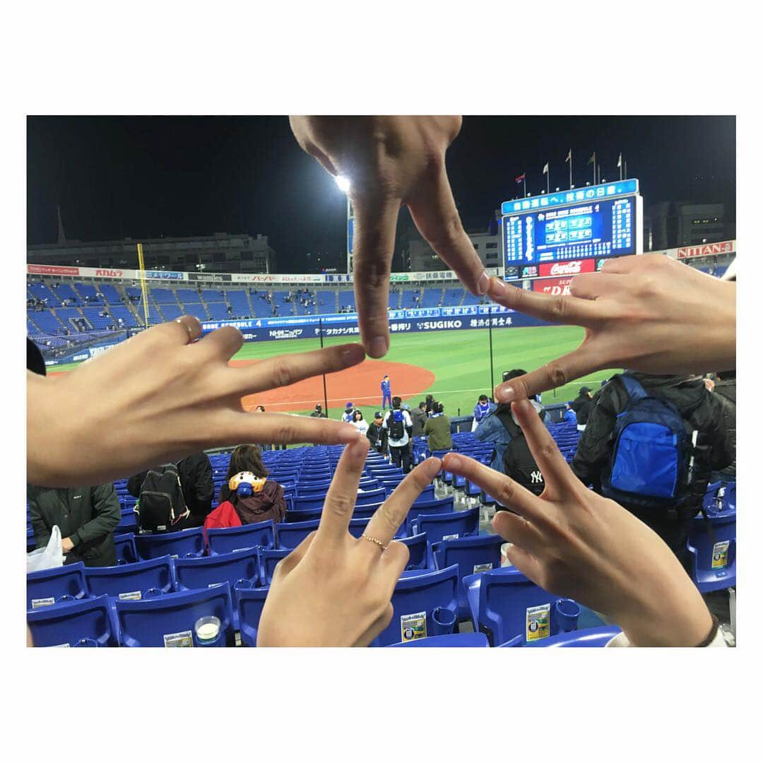 杜野まこさんのインスタグラム写真 - (杜野まこInstagram)「#プロ野球開幕 #baystars #横浜denaベイスターズ #開幕勝ち越し #2019シーズン #横浜優勝 #ハマスタ #ベイファン  #ダーリンハニー吉川 さん #渡辺慎一郎 さん #三谷翔子 さん 楽しかった〜‼️😆🙌✨」4月1日 23時06分 - makomorino