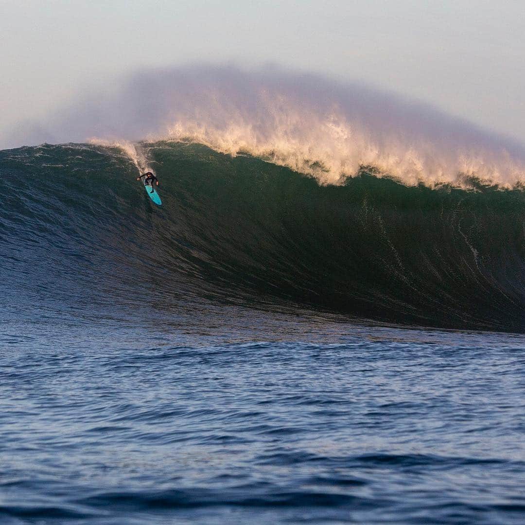 surflineさんのインスタグラム写真 - (surflineInstagram)「@granttwigbaker: Your 2018/19 Big Wave World Title winner. For a full exclusive interview with the 3-time champion, head to the site | @visslasurf 📷: @fred_pompermayer」4月2日 8時57分 - surfline
