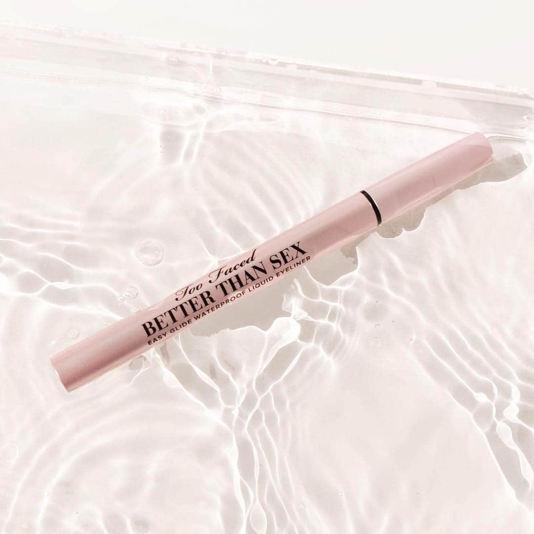 Too Facedさんのインスタグラム写真 - (Too FacedInstagram)「Go ahead and get wet 💦 Our Better Than Sex Eyeliner is waterproof, smudge proof, and flake proof! #betterthansex #toofaced」4月2日 9時01分 - toofaced