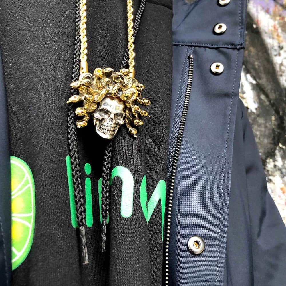 ハンチョロさんのインスタグラム写真 - (ハンチョロInstagram)「Those who gazed upon her face would turn to stone」4月2日 9時25分 - hancholodesigns