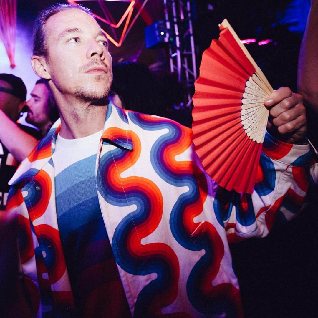 ディプロさんのインスタグラム写真 - (ディプロInstagram)「I do it all for the fans」4月2日 9時39分 - diplo