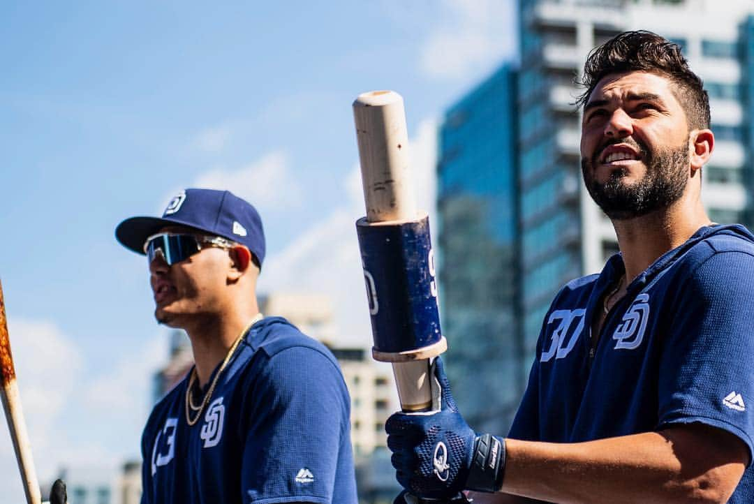 エリック・ホズマーさんのインスタグラム写真 - (エリック・ホズマーInstagram)「Opening series at petco was lit! Let’s keep it going @padres #gopads #showsquad」4月2日 1時06分 - hosmer305