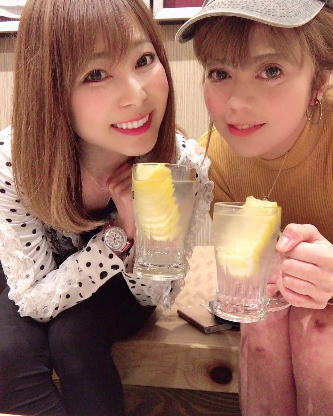 友利愛美さんのインスタグラム写真 - (友利愛美Instagram)「わっほーい❤️🍋☺️☺️ #須崎屋台かじしか #最高の夜 #レモンサワーで乾杯🥰 #博多 #博多グルメ #幸せ #初 #辛子蓮根 #しろうお #踊り食い」4月2日 1時14分 - aimitomori