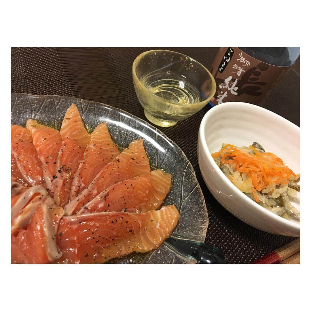 柳野玲子さんのインスタグラム写真 - (柳野玲子Instagram)「感謝…✨ 最高でした🐟💕 #釣り #釣魚 #釣魚料理 #サクラマス #岩手 #喜多丸 #カルパッチョ #ワカサギ #エスカベッシュ #芦ノ湖 #日本酒 #こはま #タラ #鱈 #ソテー #バターソテー #鈴音 #発砲清酒 #おつまみ #至福 #fish #fishing」4月2日 1時19分 - yanaginoreiko