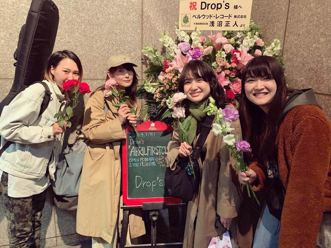 中野ミホさんのインスタグラム写真 - (中野ミホInstagram)「APRIL FIRST CLUB@新宿紅布、ありがとうございました！🌸 4月1日ってなんだか、ワクワクするし、シャキッとするなぁ。みんなそれぞれの新しい日々が、素敵なものでありますように💐 楽しかった〜、大感謝です。 また元気でがんばろう。」4月2日 1時19分 - miho_doronco12