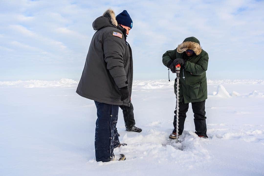 NBC Newsさんのインスタグラム写真 - (NBC NewsInstagram)「Al Roker traveled to the Alaskan Arctic for a firsthand look at the effects of #climatechange. When Roker arrived on Saturday, March 30, Utqiagvik hit a record high of 33°, which was 36° above average. . While there, he spoke to scientists gathering critical information there that could help save the Earth. “This is not a theory, this is reality here,” Roker says of Alaska's residents, most of whom are native Alaskans and could ultimately be forced to move from their villages. Click the link in our bio to read more. . 📷 @photonate / @nbcnews」4月2日 1時43分 - nbcnews