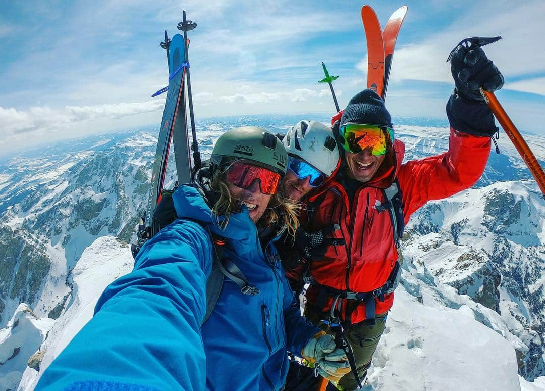 ジミー・チンさんのインスタグラム写真 - (ジミー・チンInstagram)「Good times in the alpine w @codytownsend and @bjarnesalen. Gotta pay to play... Swipe 👉🏼 1st🎥 @bjarnesalen 2nd 🎥 @codytownsend #finealpinesuffering #itdoesnthavetobefuntobefun @the.fifty.project @yeti @arcadebelts」4月2日 1時49分 - jimmychin