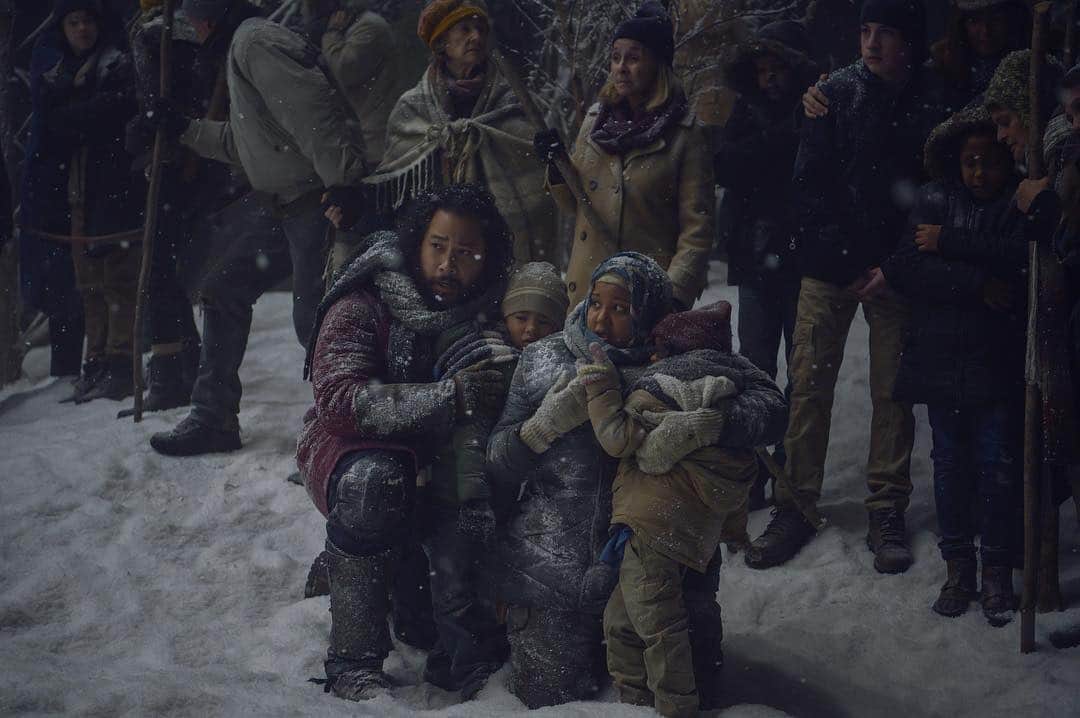 The Walking Deadさんのインスタグラム写真 - (The Walking DeadInstagram)「It took the snow storm of the century to unite the communities. #TWD」4月2日 1時57分 - amcthewalkingdead