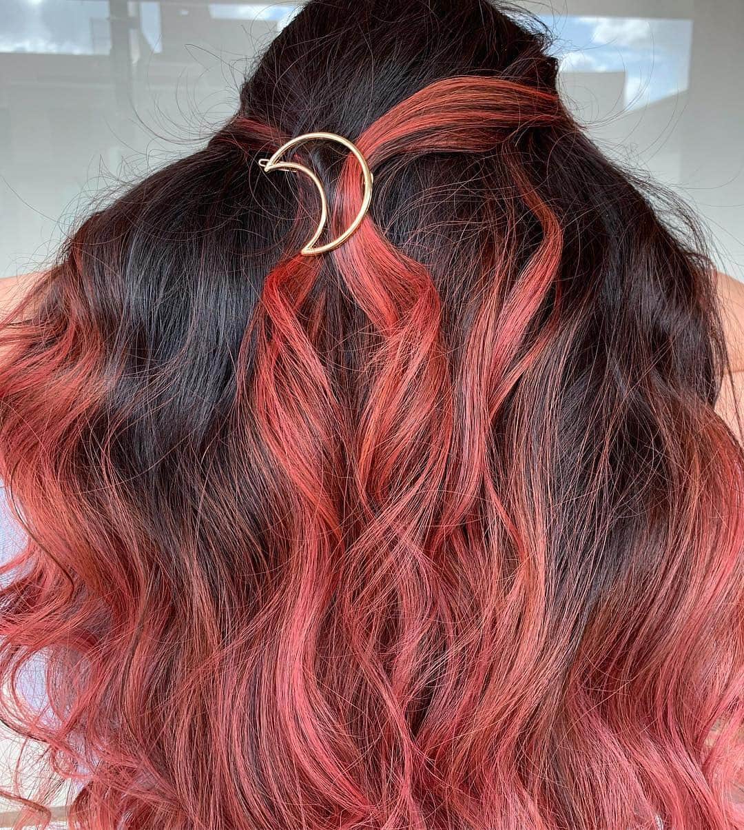 ipsyさんのインスタグラム写真 - (ipsyInstagram)「Roses are red, violets are blue, we think this hair look is just for you? Too cheesy?🌹|| @chelseahairart #ipsy」4月2日 2時15分 - ipsy